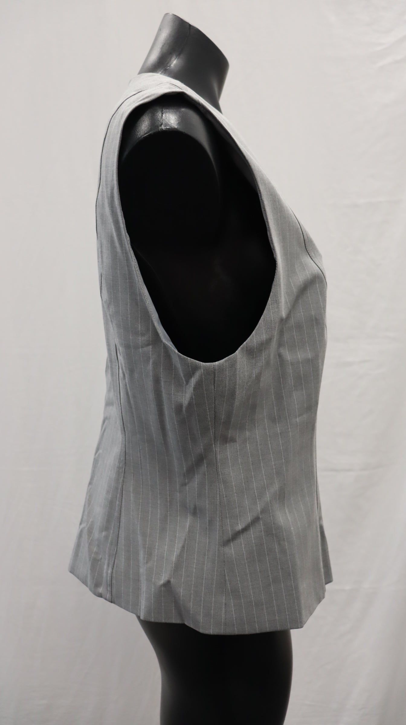 remain Vest 14