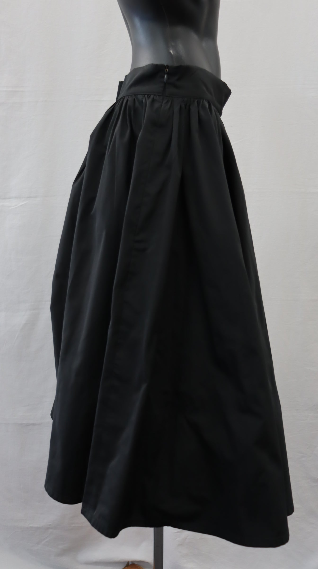 Benjamin Alexander Midi Skirt 12