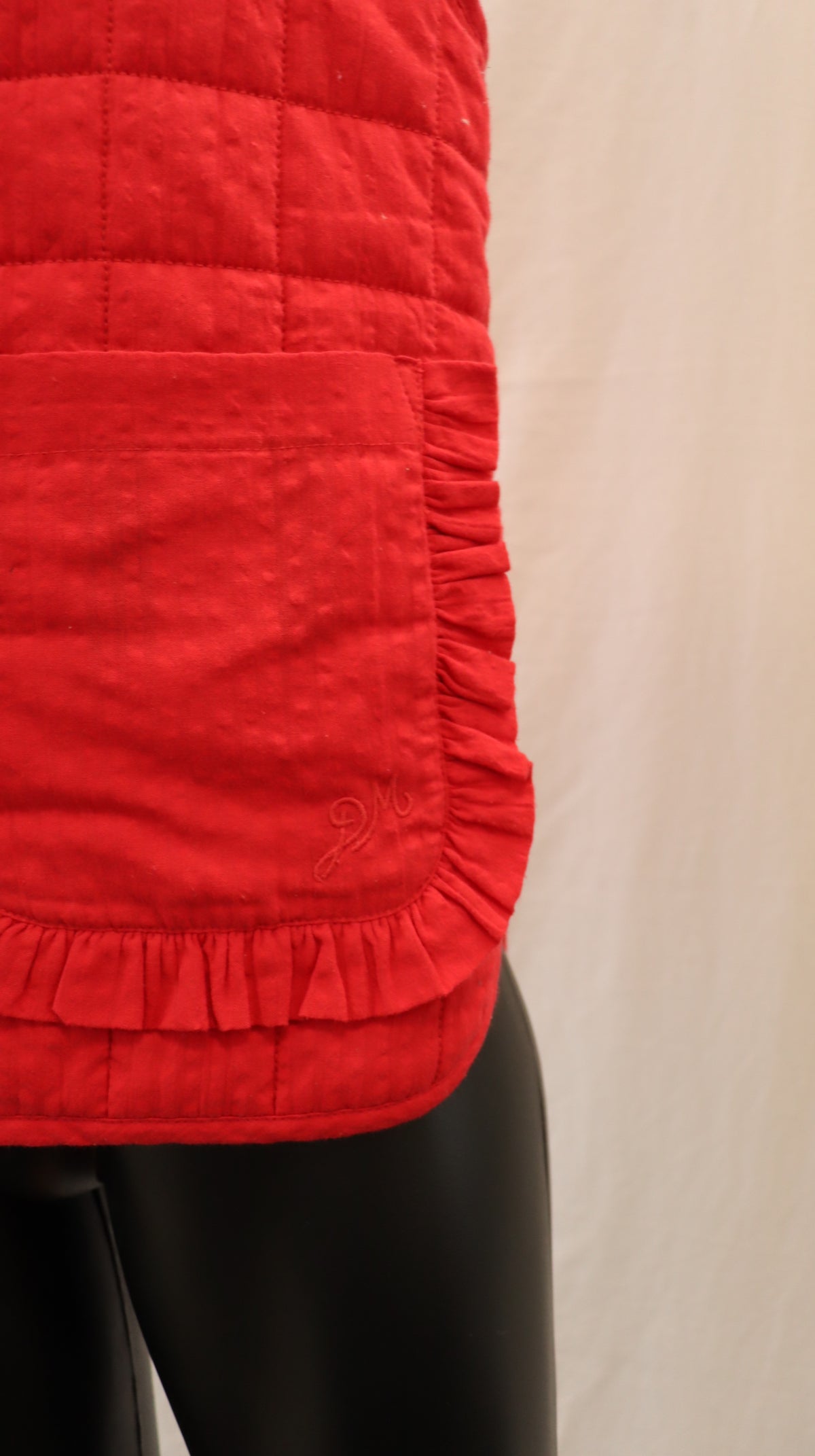 DAMSON MADDER. Vest 10