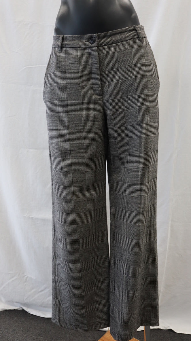 HELEN CHERRY Pants 10