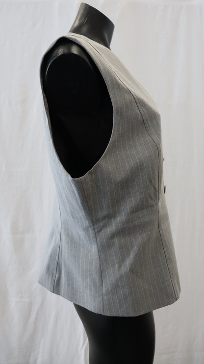 remain Vest 14