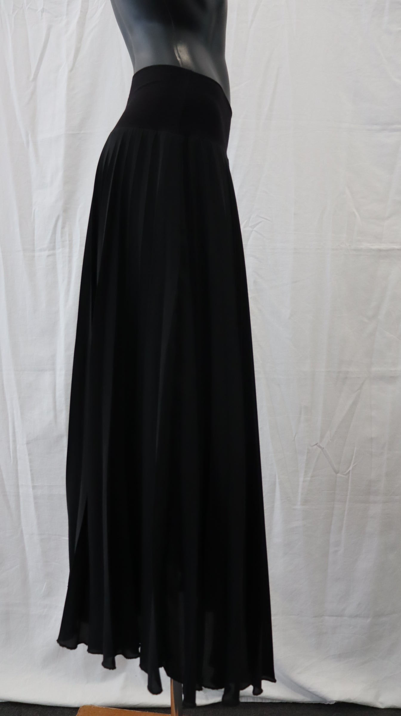 Sills Midi Skirt 16