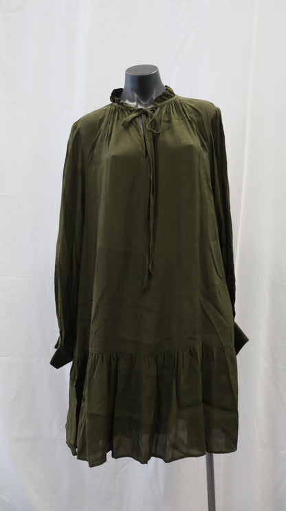 juliette hogan Midi Dress 14
