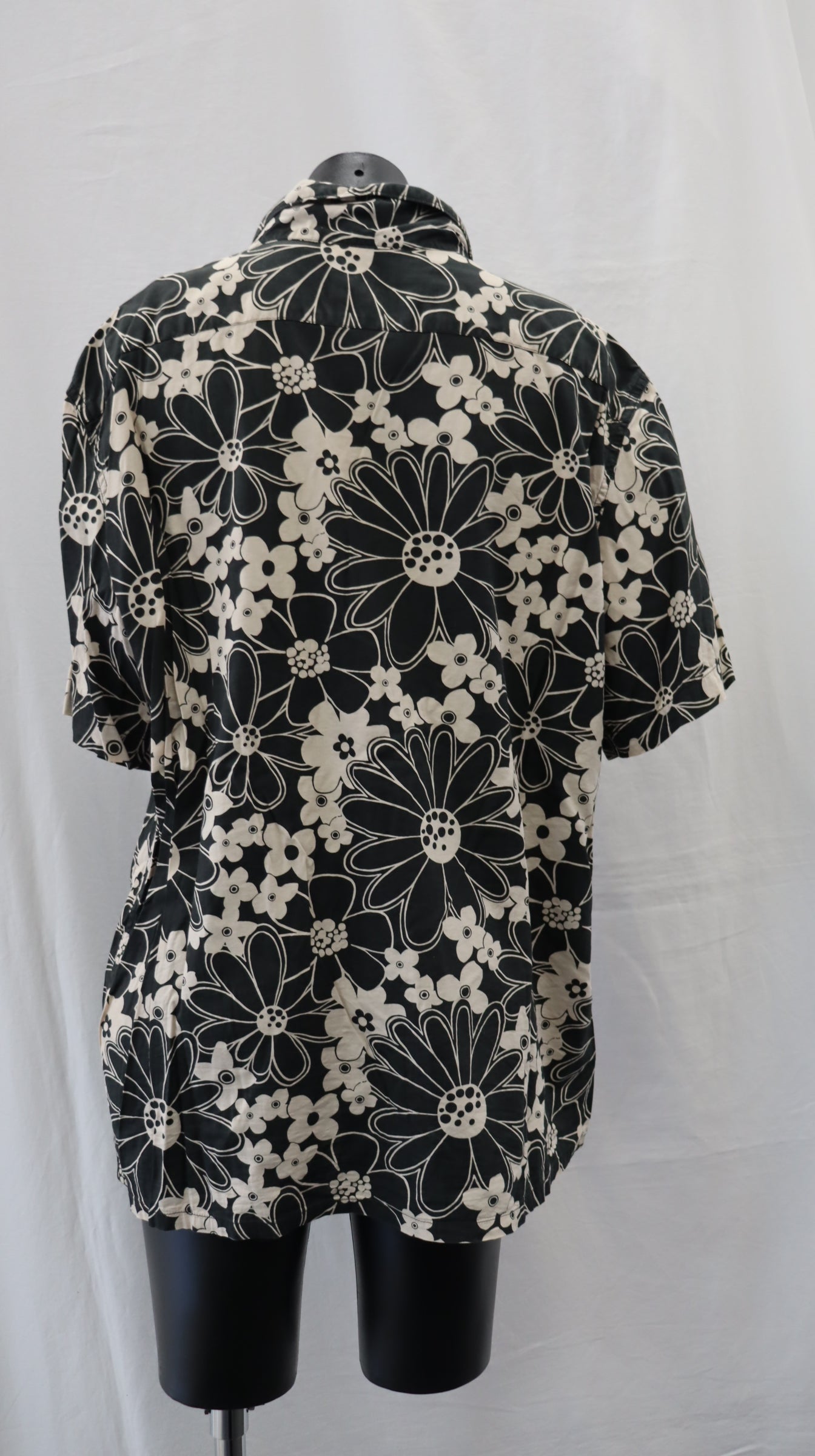 Levi Strauss & CO Button Up L