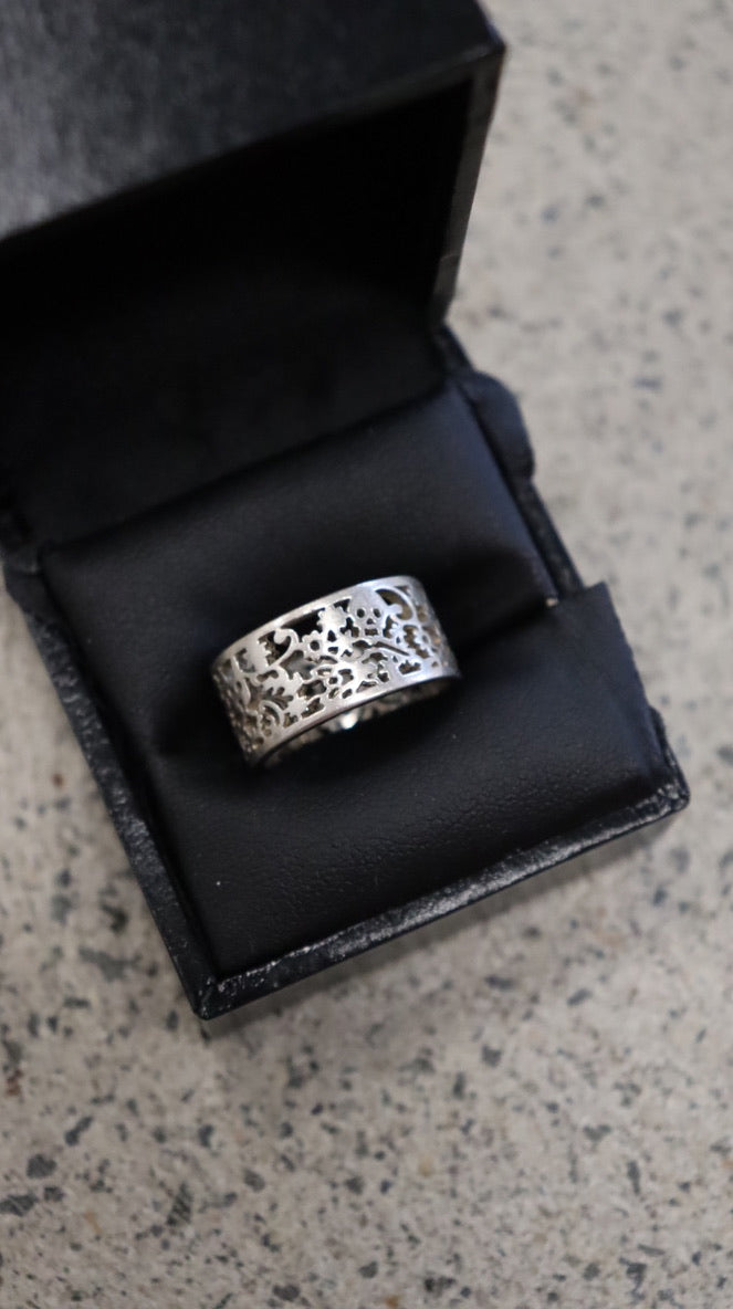 karen walker Ring N/A