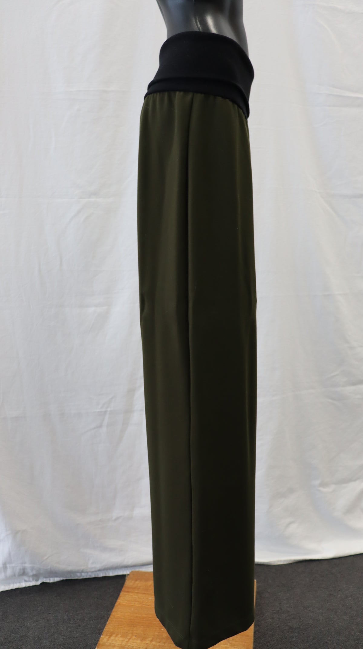 NES Pants XL