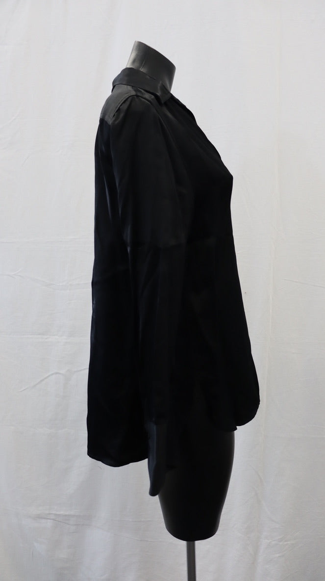 ZARA Button Up M