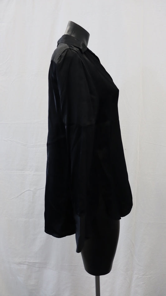ZARA Button Up M