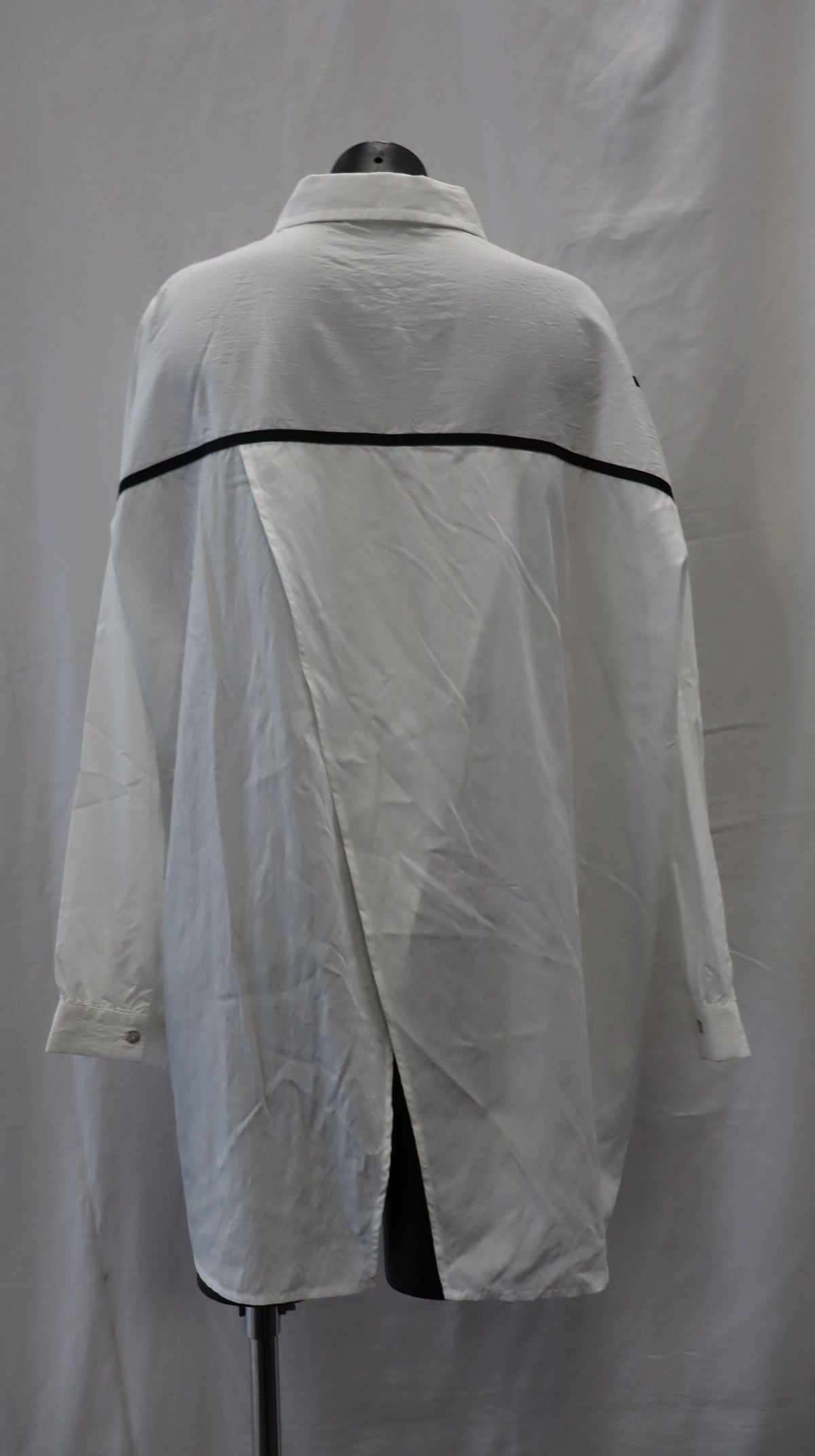 bone & arrow Button Up L