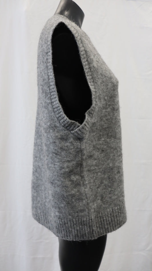M A X Vest M