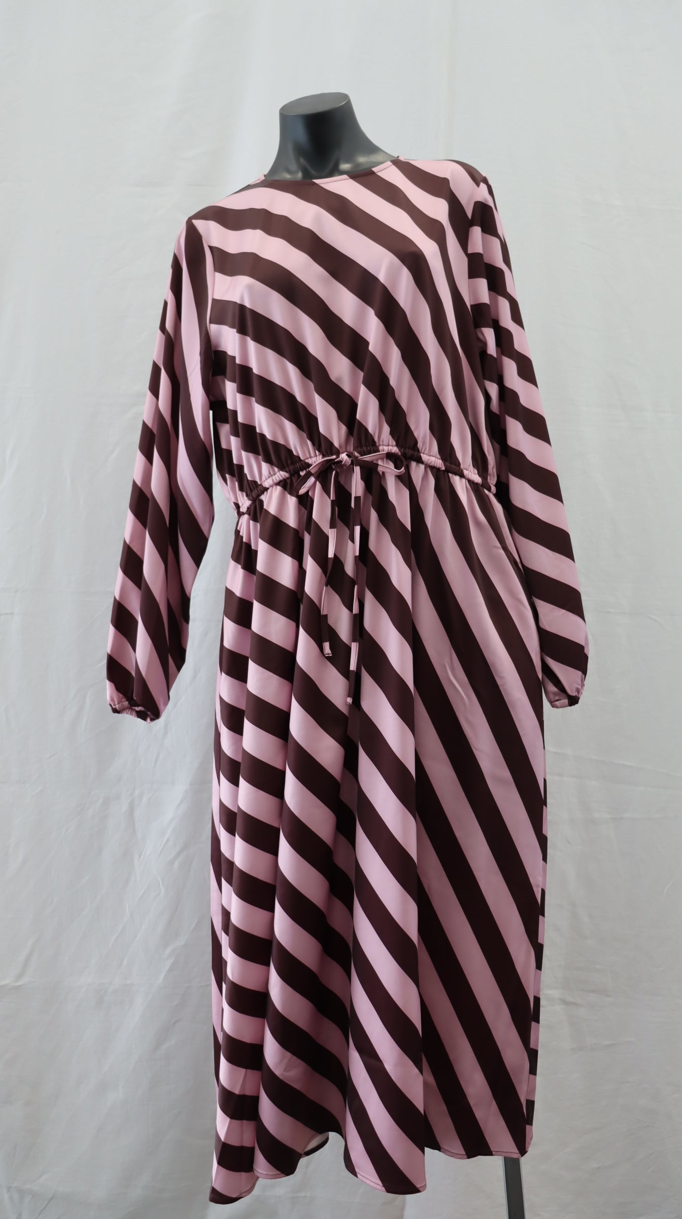 STELLA + GEMMA Midi Dress 14