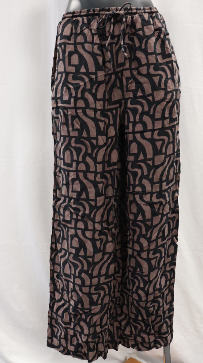 nude lucy Pants S