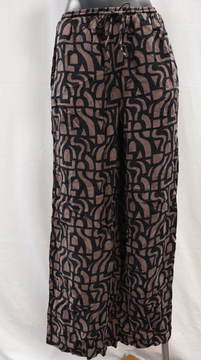 nude lucy Pants S