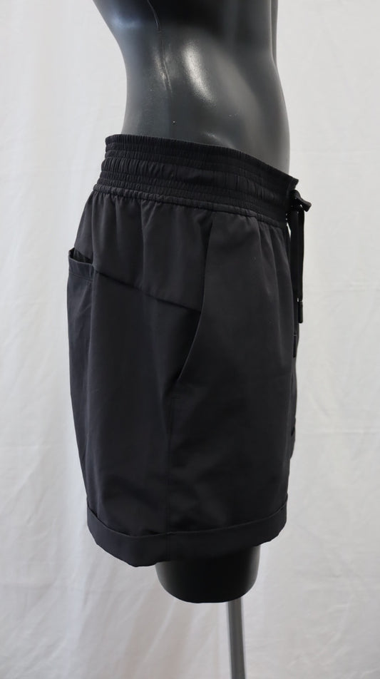 lululemon Shorts S