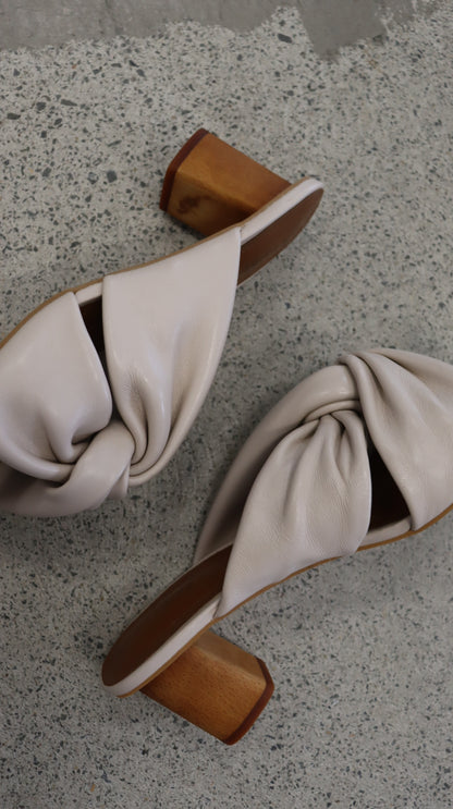 LA TRIBE Heels 39