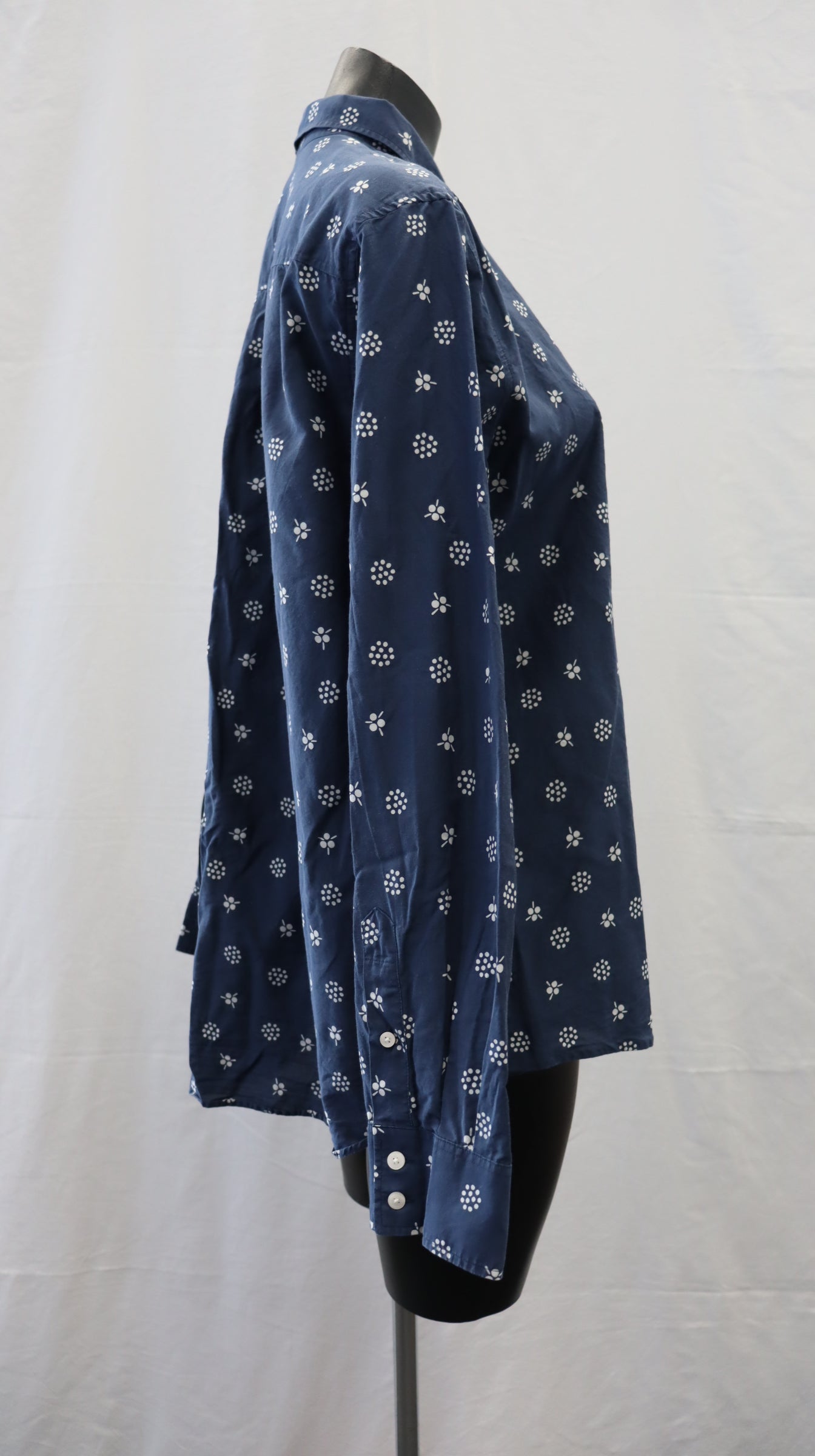 R.M.WILLIAMS Button Up 18